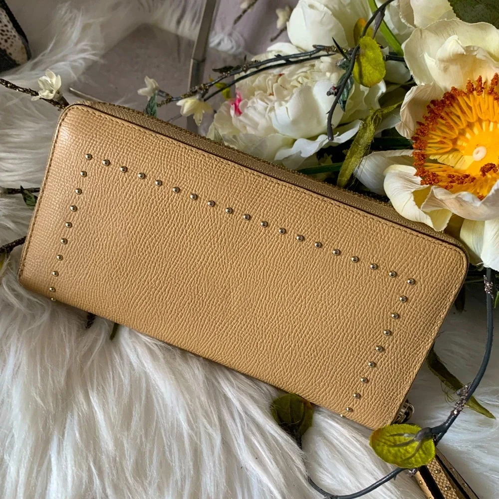 COACH Edge Studs Accordion Zip Wallet F52769